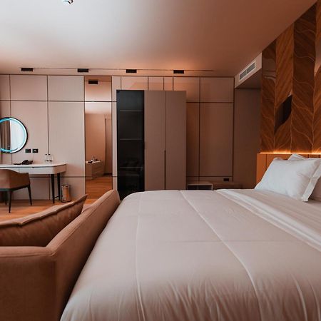 Royal G Deluxe Hotell Škalngur Exteriör bild