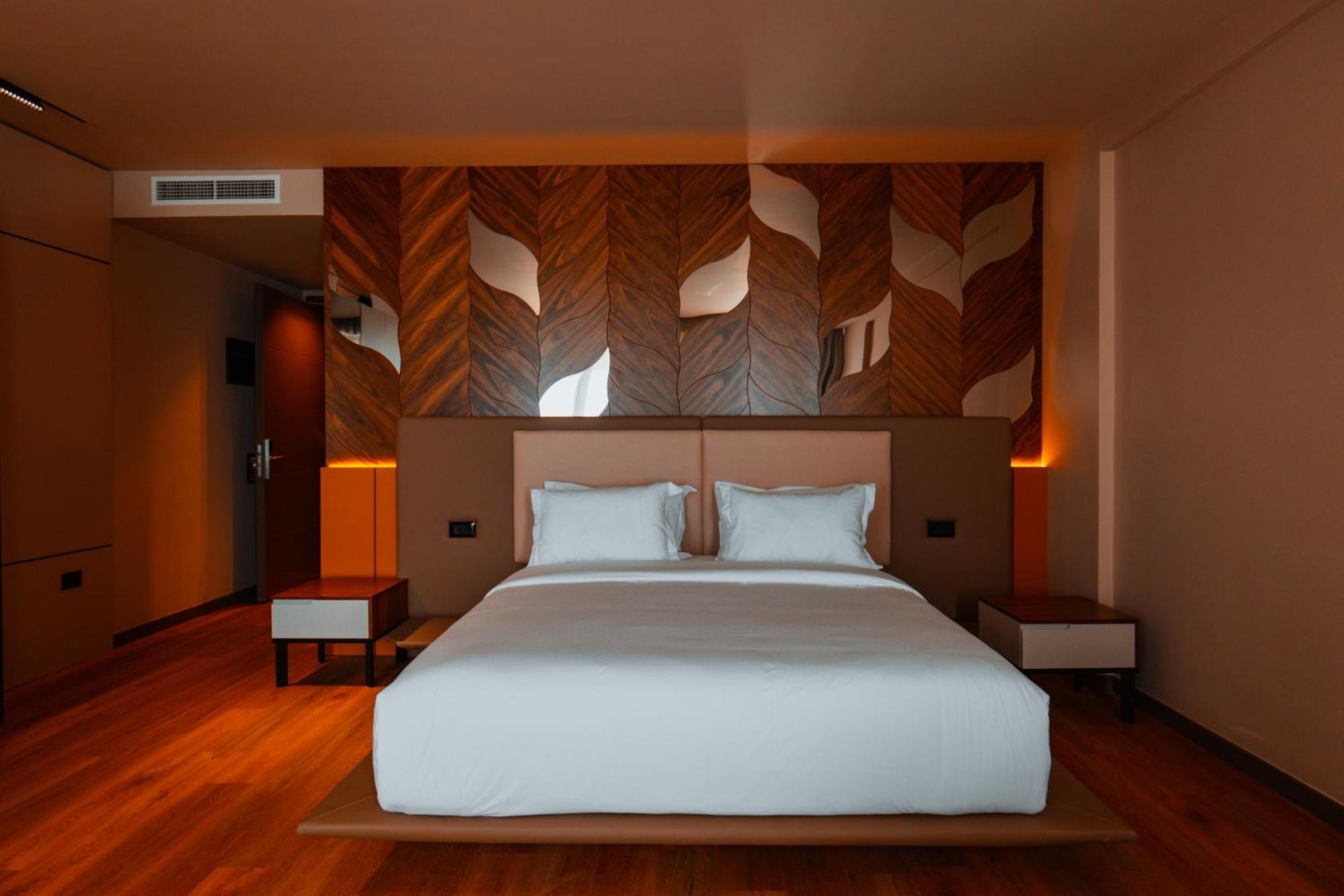 Royal G Deluxe Hotell Škalngur Exteriör bild