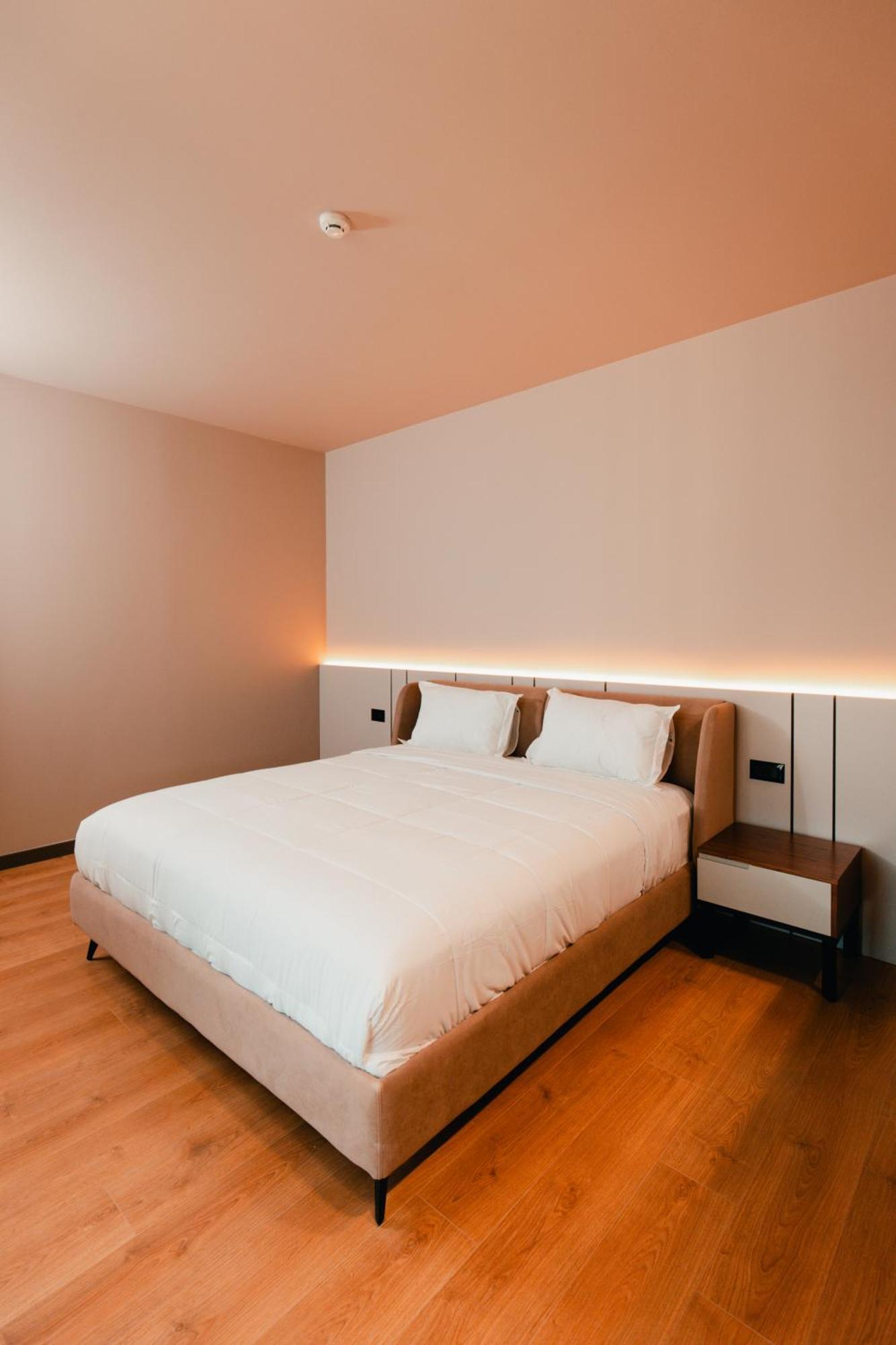 Royal G Deluxe Hotell Škalngur Exteriör bild
