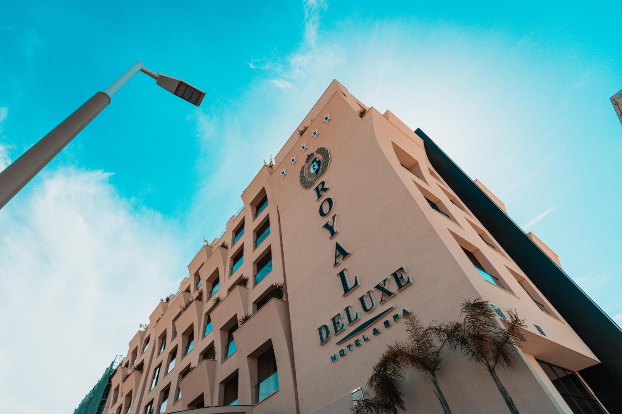 Royal G Deluxe Hotell Škalngur Exteriör bild