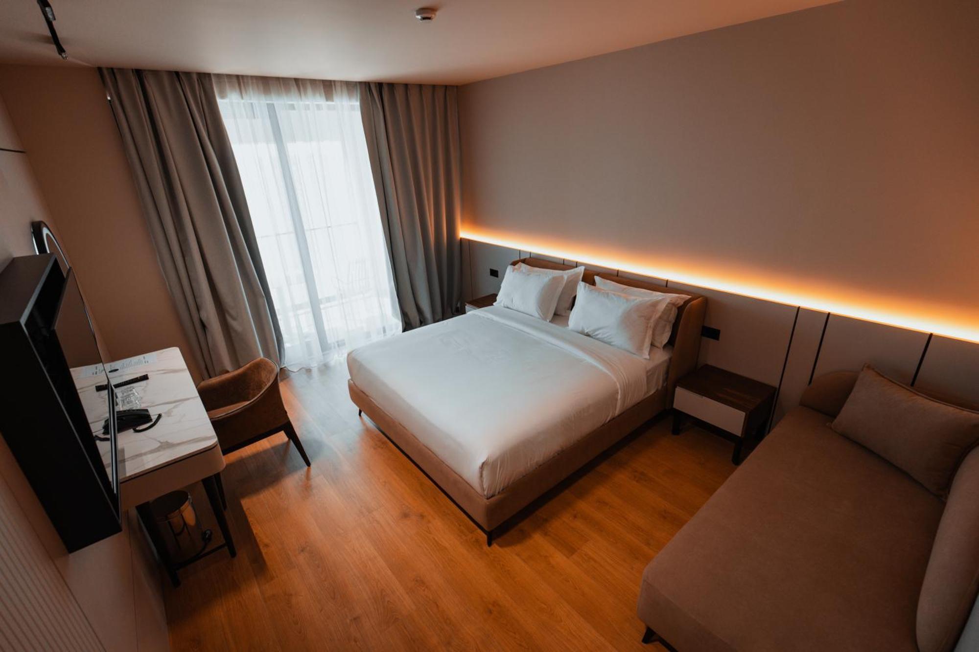 Royal G Deluxe Hotell Škalngur Exteriör bild