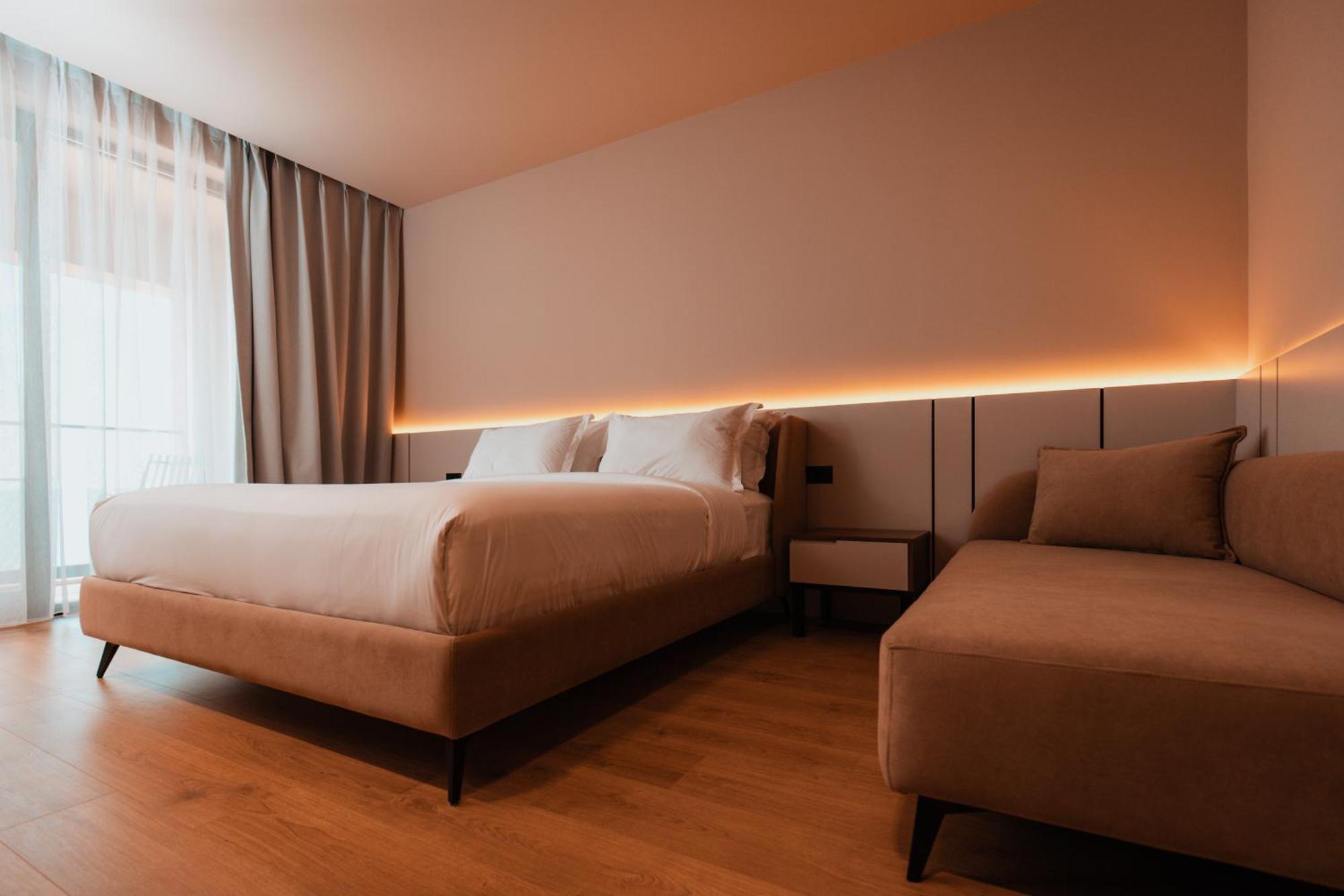 Royal G Deluxe Hotell Škalngur Exteriör bild